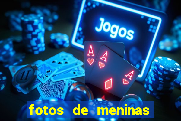 fotos de meninas de cabelo cacheado no espelho