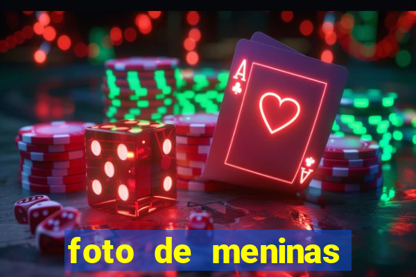 foto de meninas cacheadas no espelho