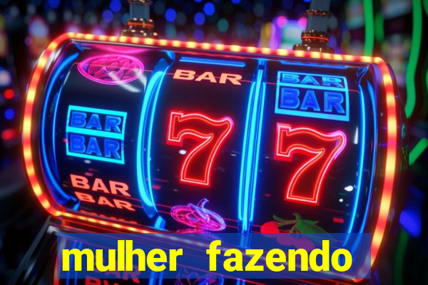 mulher fazendo strip tease