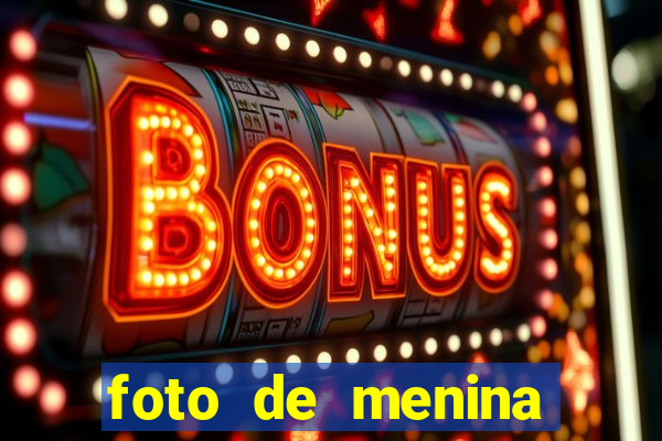 foto de menina bonita fake cabelo cacheado