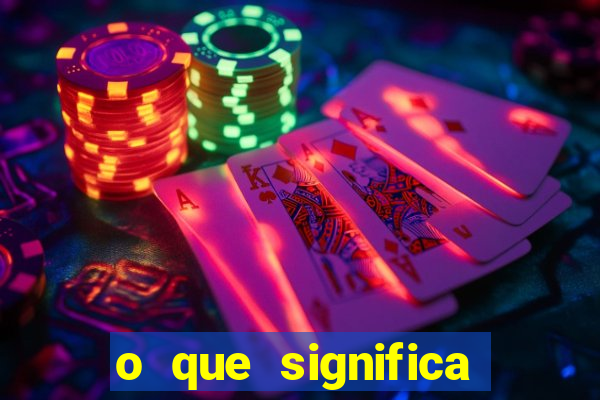 o que significa soprar no ouvido de uma pessoa