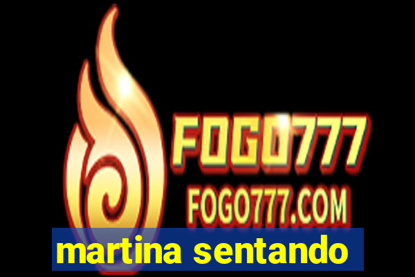 martina sentando
