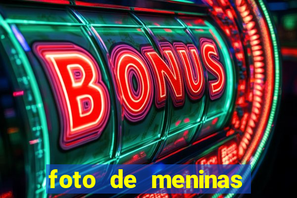 foto de meninas cacheadas fake