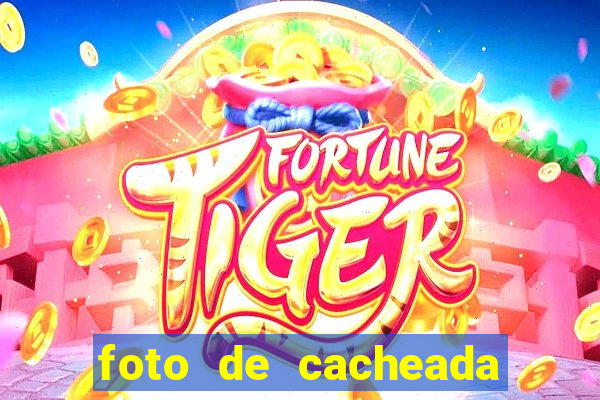 foto de cacheada no espelho