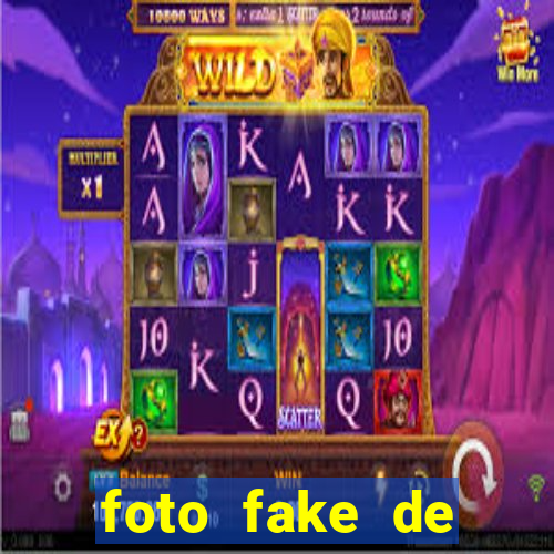 foto fake de menina no espelho cabelo cacheado